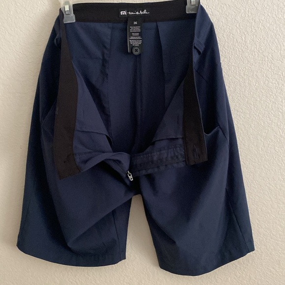Travis Mathew Men's Navy Shorts Size 36” x 9” - Picture 5 of 6